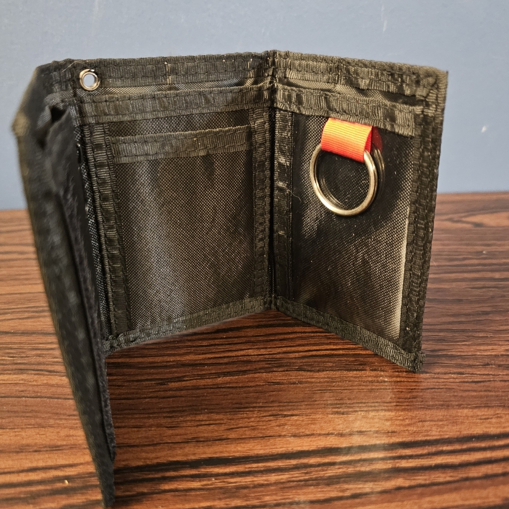 New DEADPOOL trifold Wallet - Picture 4 of 4